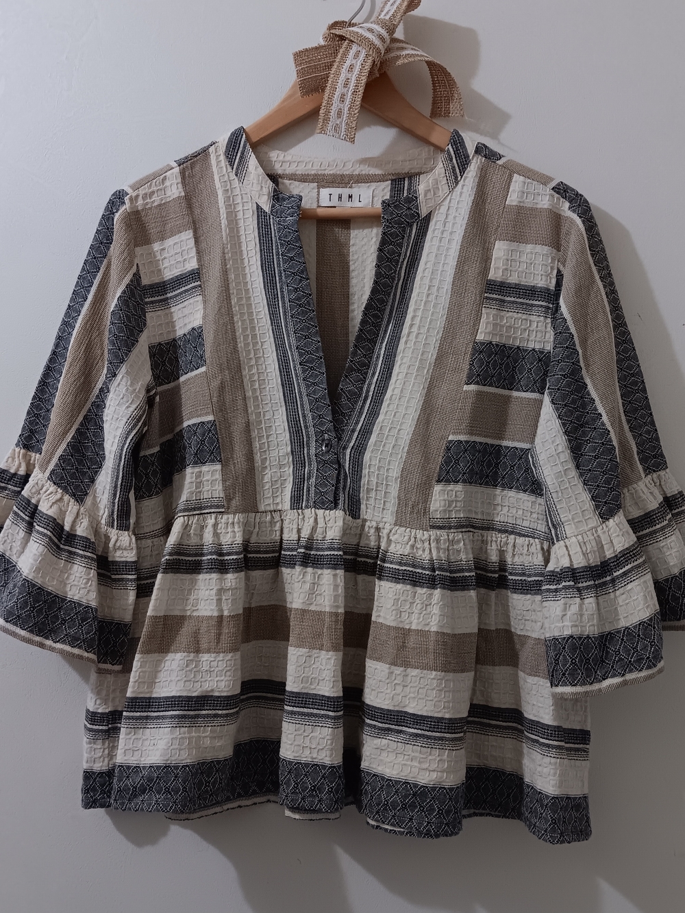 Thml Neutral Striped V-Neck Ruffled Bell Flare Sleeve Cotton Waffle Peasant Top - Picture 4 of 4